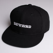 ツバストレートキャップ　ブラック　NEWARD／ニューワード (REWARD)